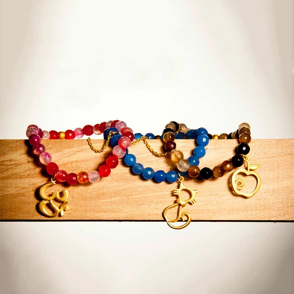 دستبند نخی  کد BM041