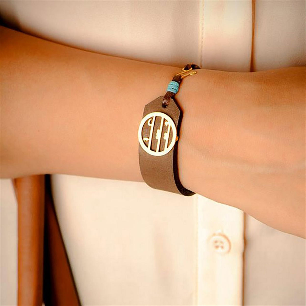 دستبند چرم و طلا  کد BAS061