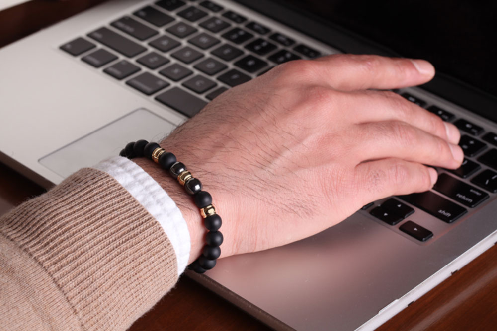 دستبند سنگی  کد BSH008