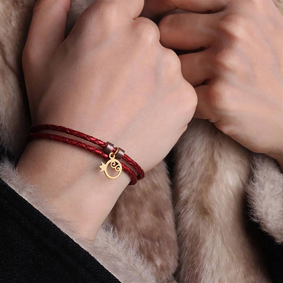 دستبند چرم و طلا  کد BR076