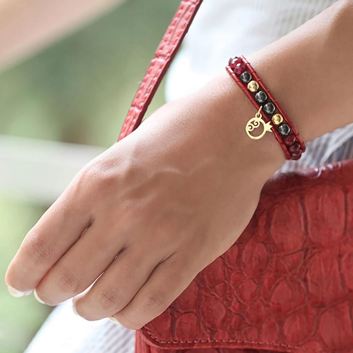 دستبند چرم و طلا  کد BMD004