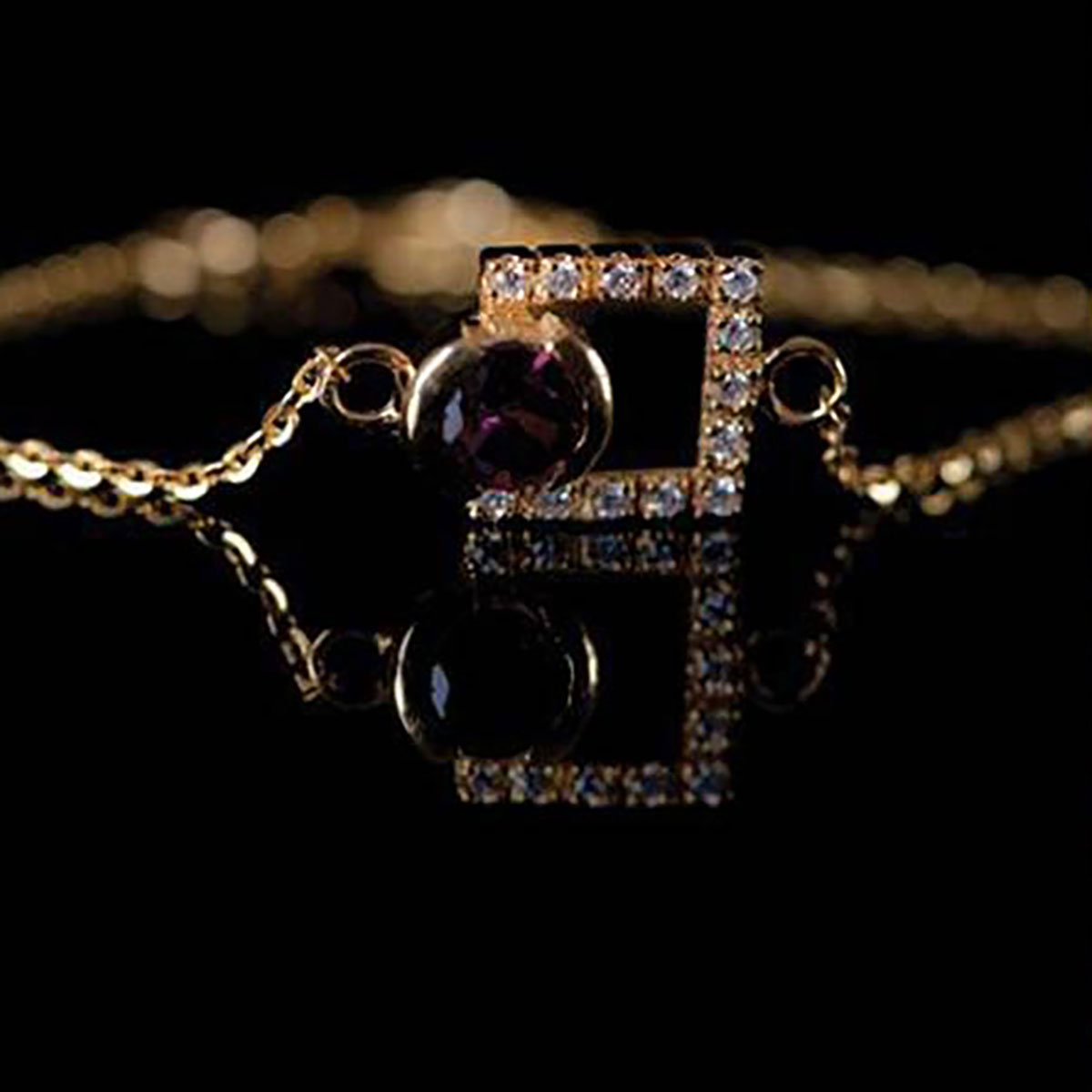 دستبند نخی  کد BM070