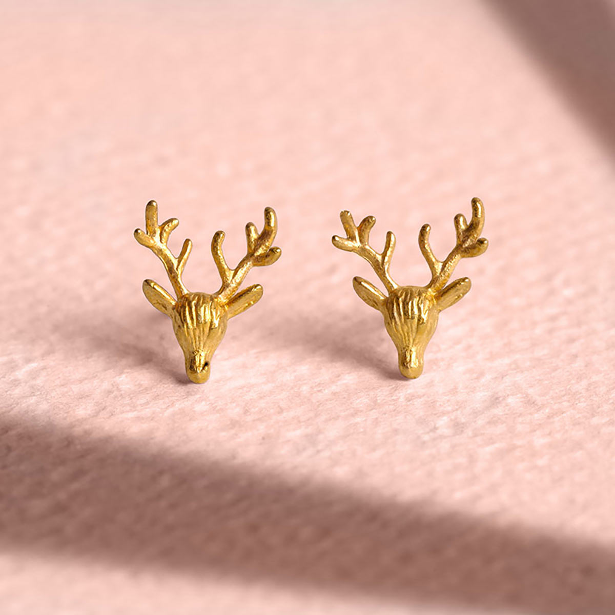 گوشواره گوشواره میخی طلا طرح گوزن ریز کد EM219