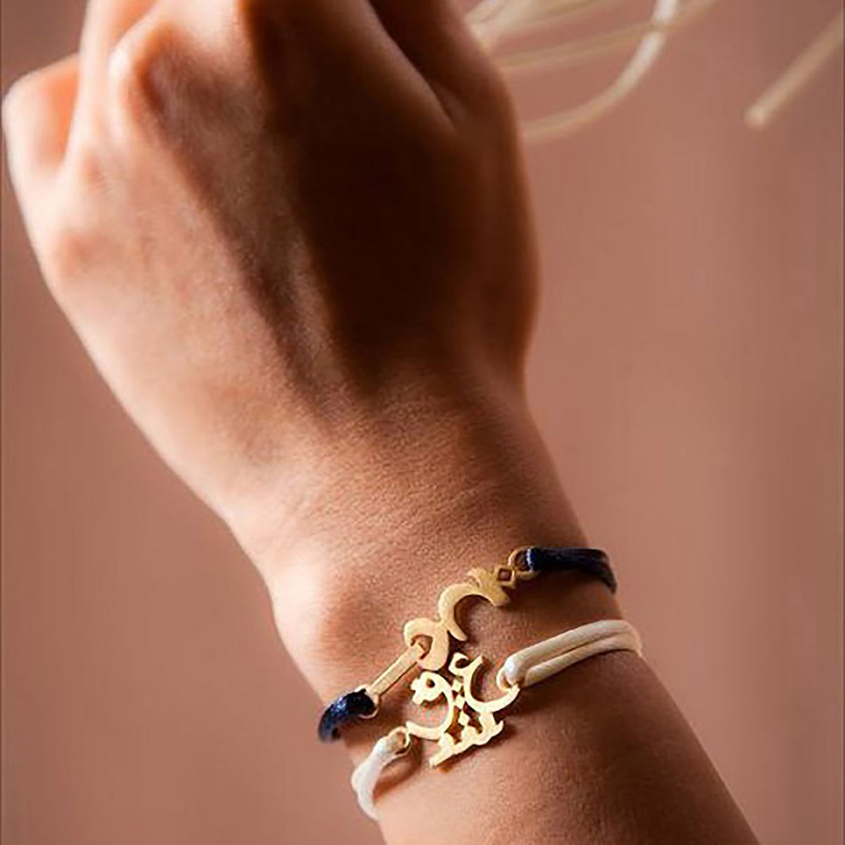 دستبند نخی  کد BM019