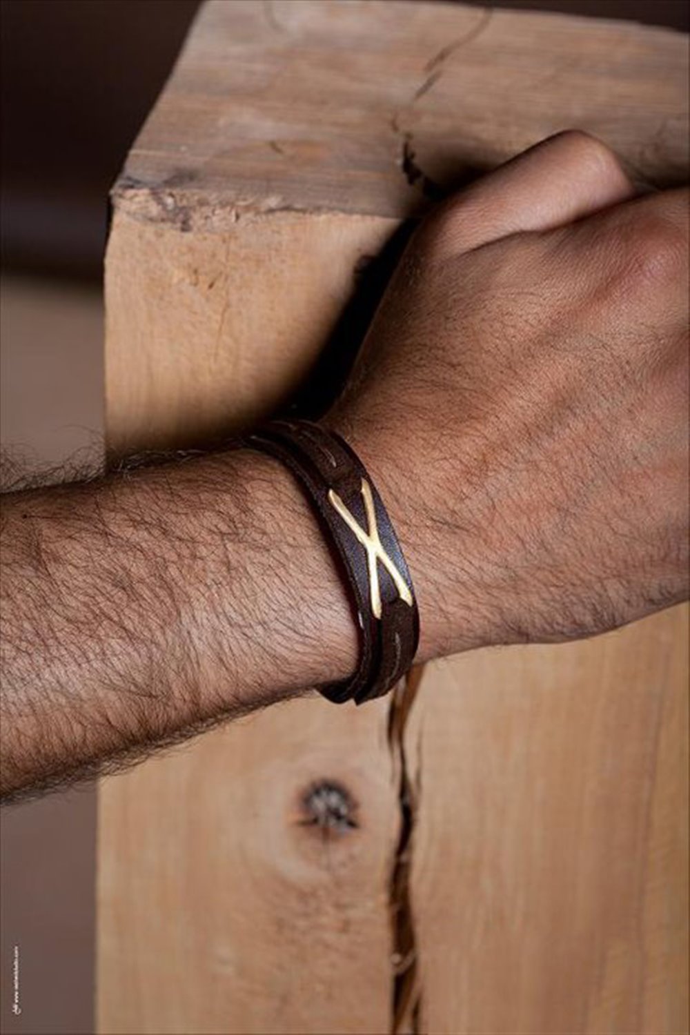 دستبند چرم و طلا  کد BM097