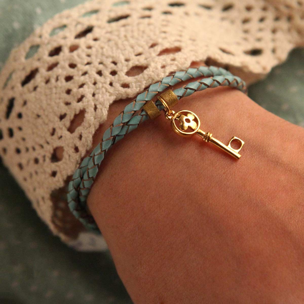 دستبند چرم و طلا  کد BM128