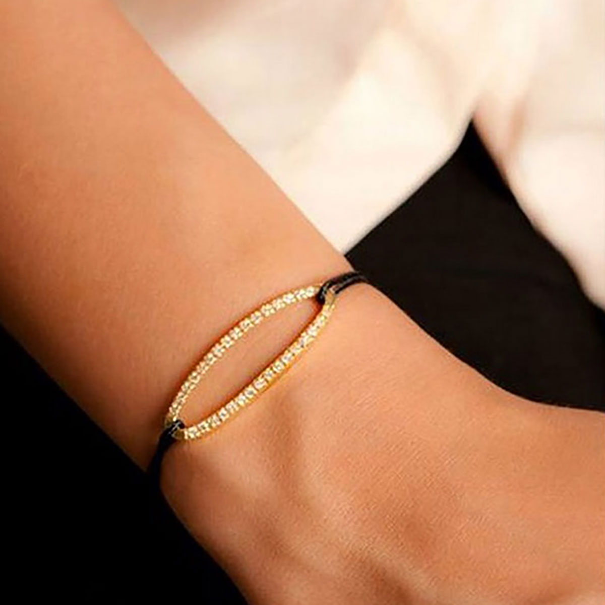 دستبند نخی  کد BM072