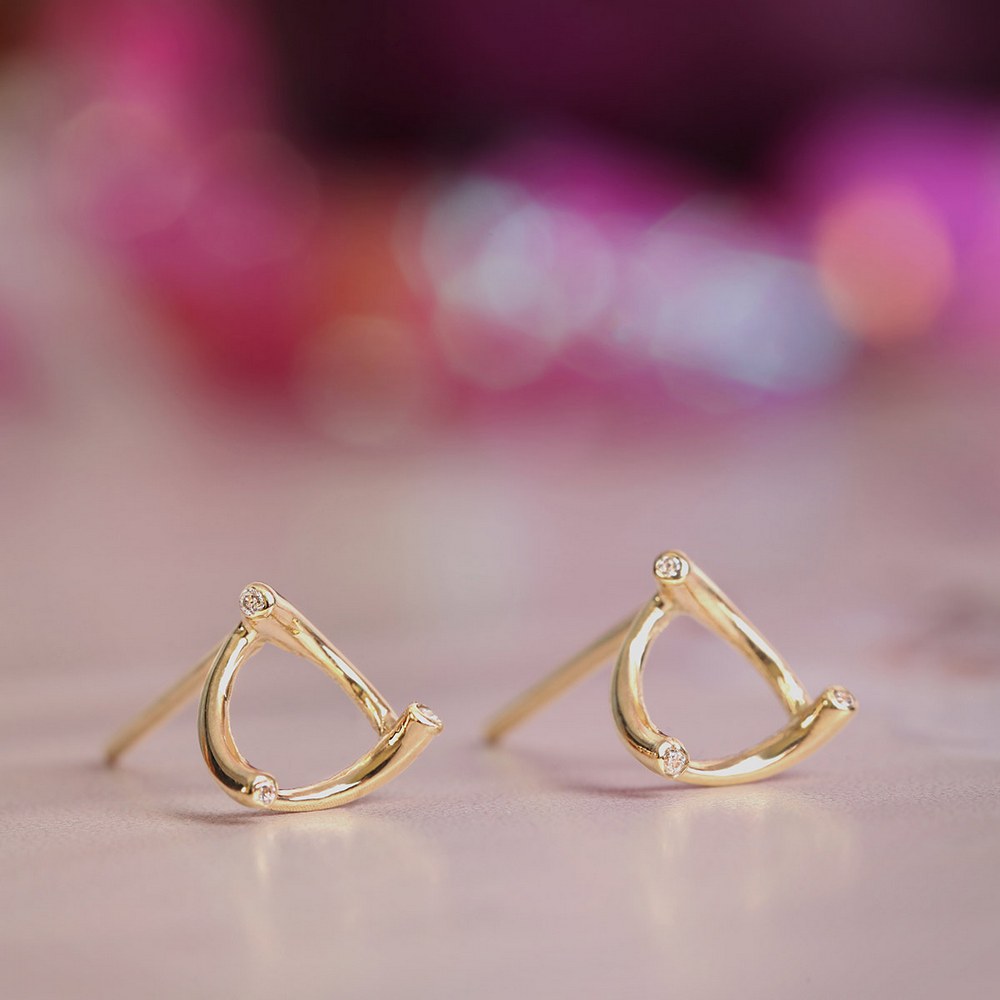 گوشواره گوشواره میخی طلا طرح مثلث دفرمه کد EM281