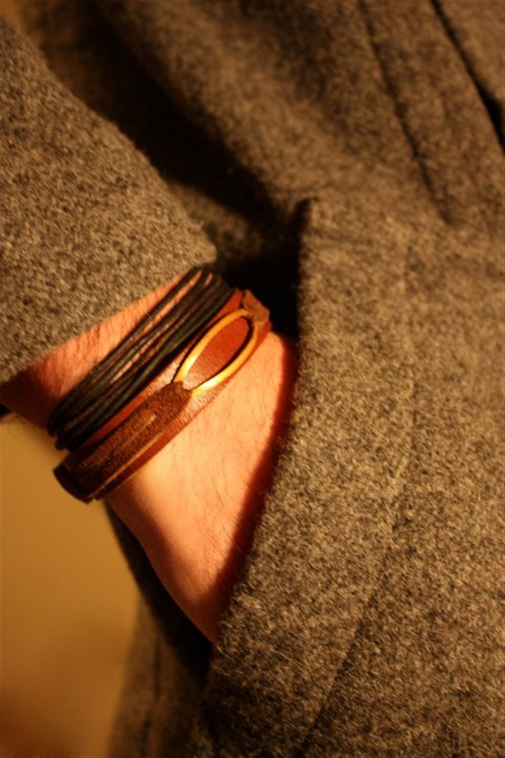 دستبند چرم و طلا  کد BM101