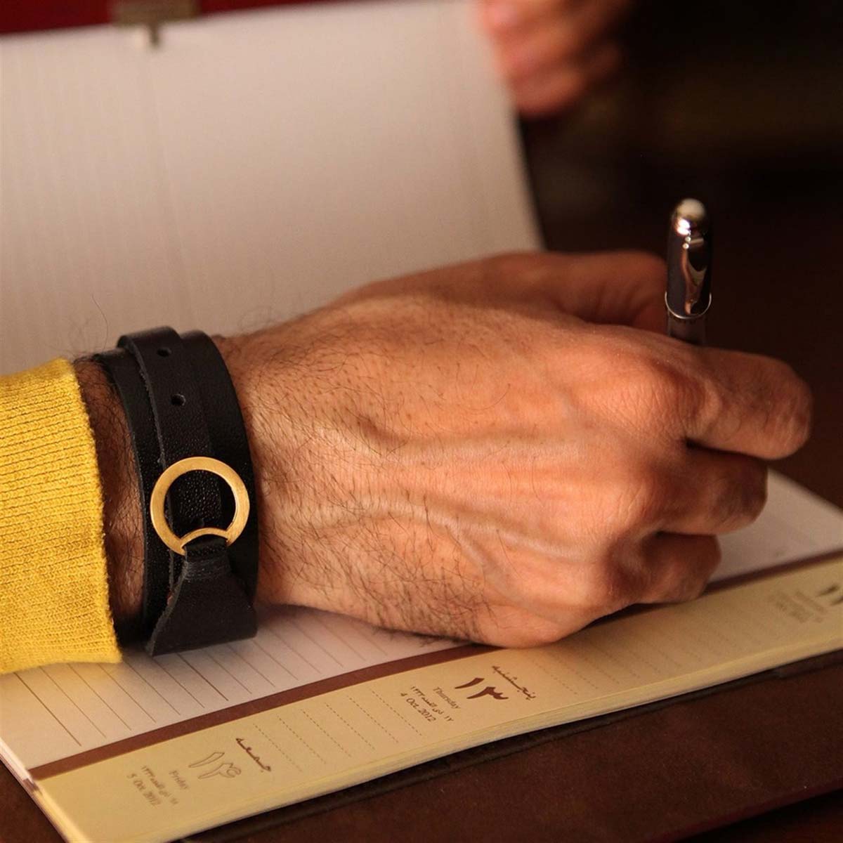 دستبند چرم و طلا  کد BM162