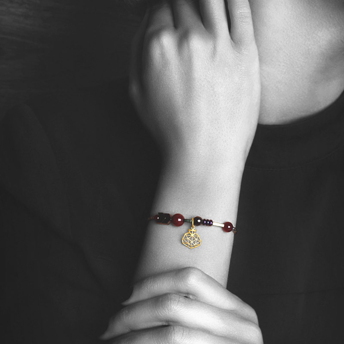 دستبند سنگی  کد BSH155