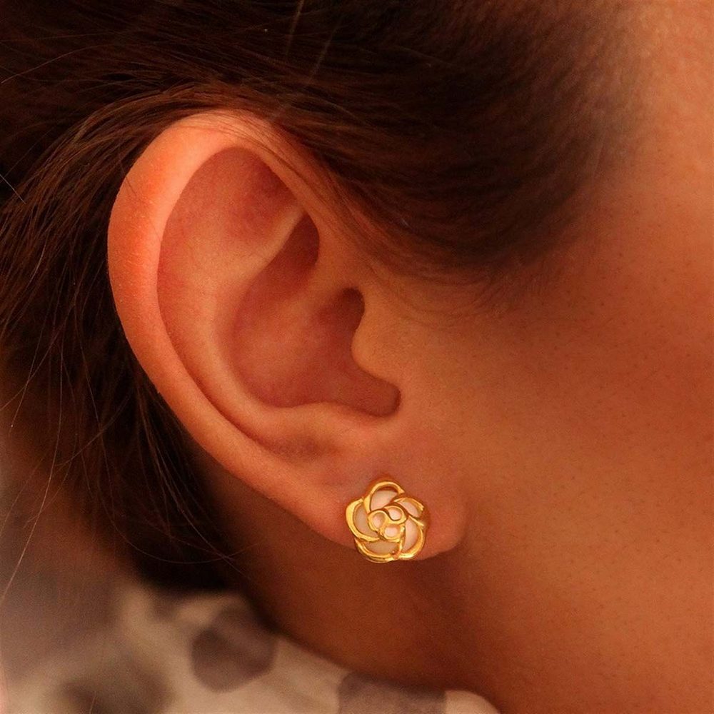 گوشواره گوشواره میخی طلا طرح گل رز پشت سنگ کد EM109