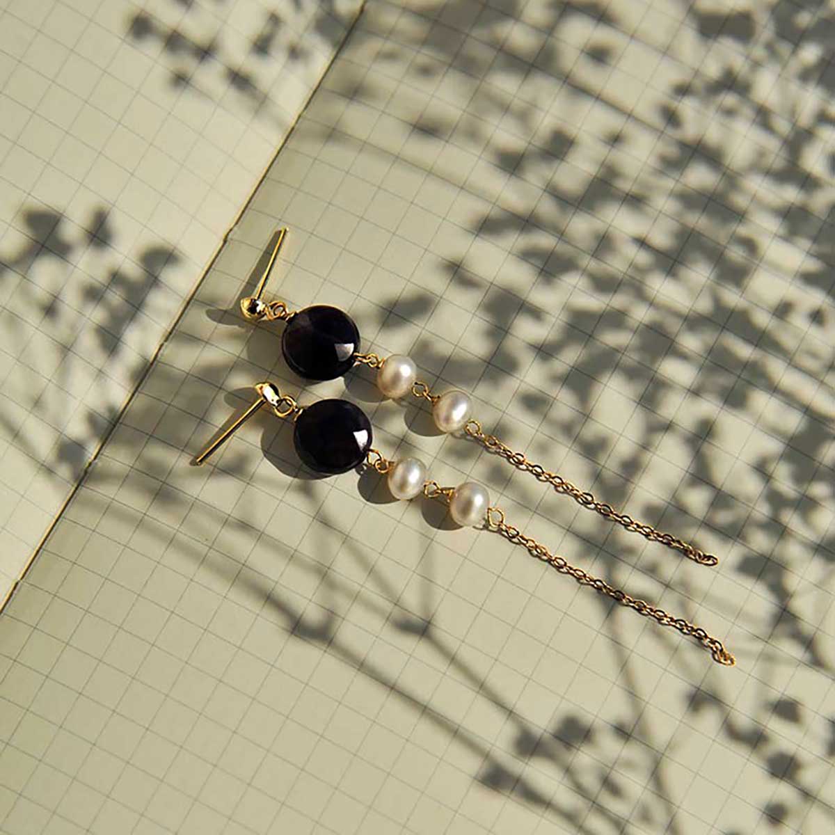 گوشواره گوشواره میخی طلا طرح دو مروارید سنگ کد ET075