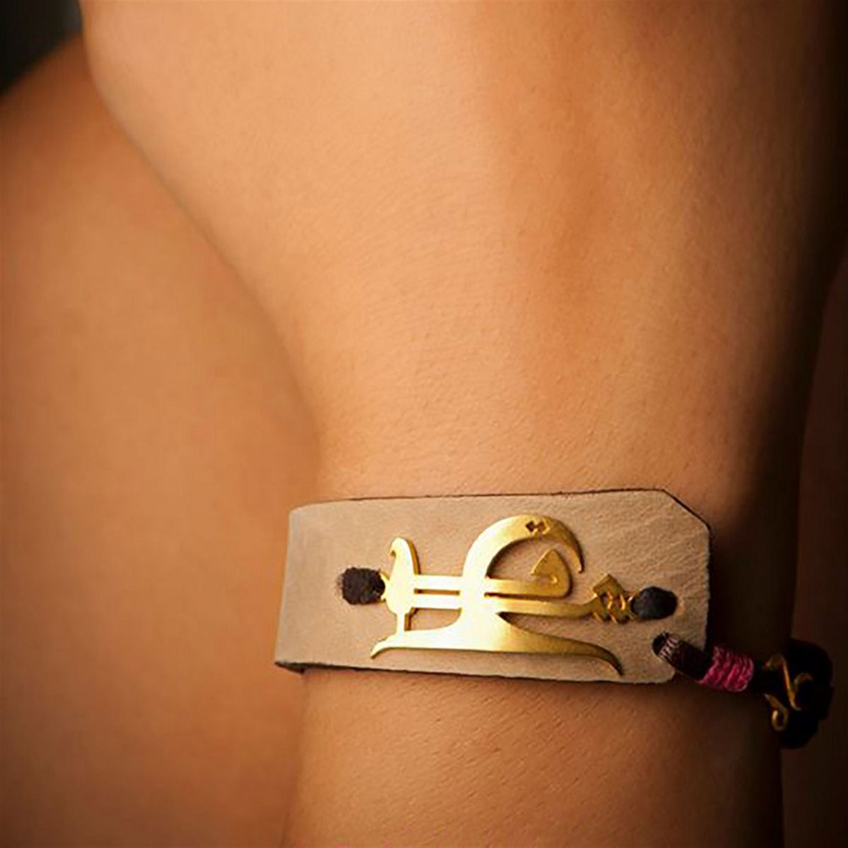 دستبند چرم و طلا  کد BAS002