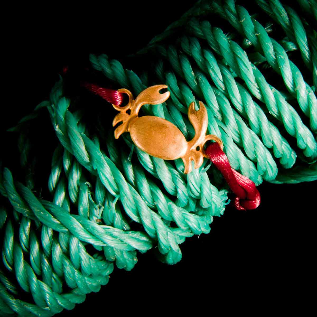 دستبند نخی  کد BM004