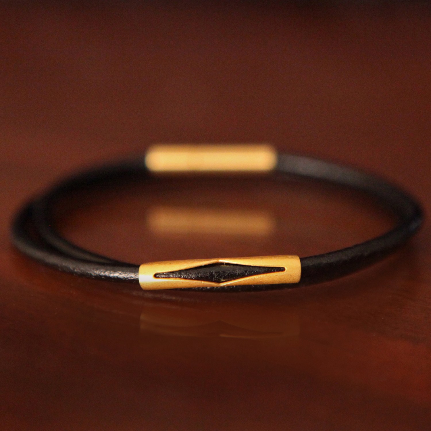 دستبند چرم و طلا  کد BM244