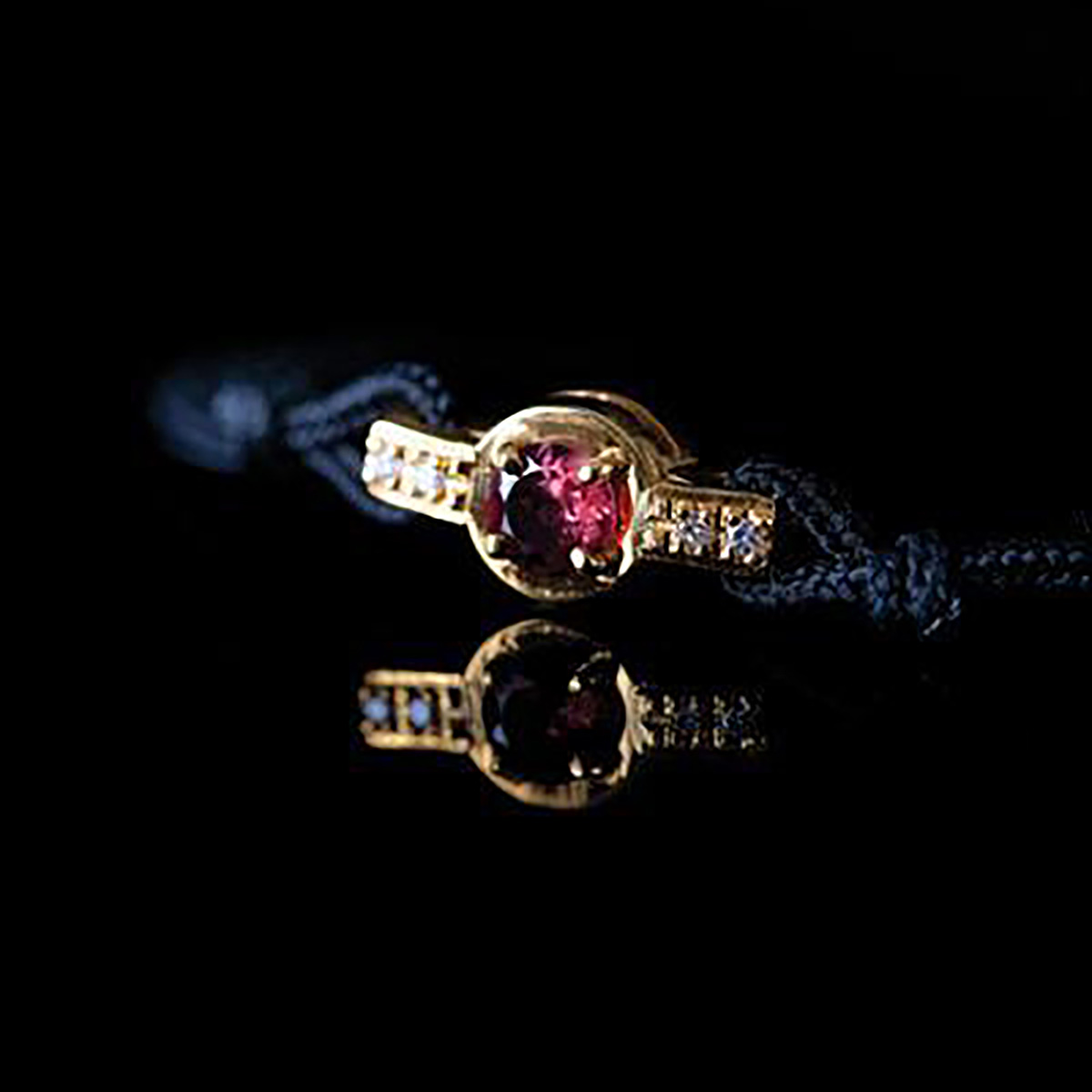 دستبند نخی  کد BM067