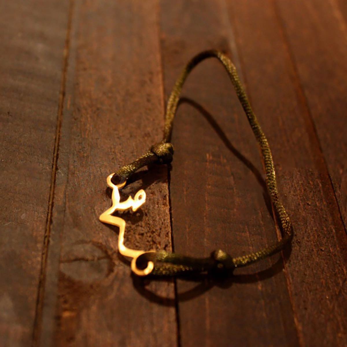 دستبند نخی  کد BM021