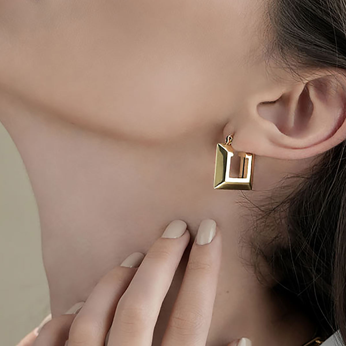 گوشواره گوشواره مربعی طلا کد EMOH065